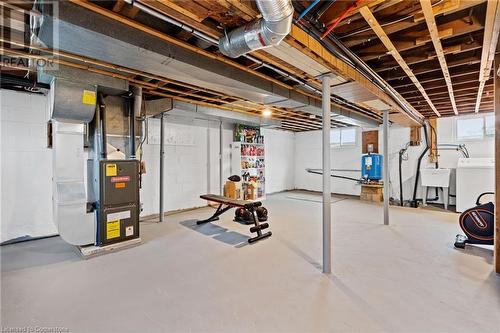 1095 Barron Road, Thorold, ON - Indoor Photo Showing Basement