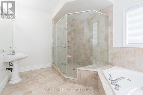 39 Vanderpost Crescent, Essa (Thornton), ON - Indoor Photo Showing Bathroom