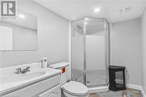 34 Murray Street, Grimsby, ON - Indoor Photo Showing Bathroom