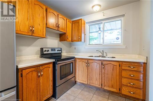 890 Limeridge Road E Unit# 38, Hamilton, ON - Indoor Photo Showing Kitchen With Double Sink