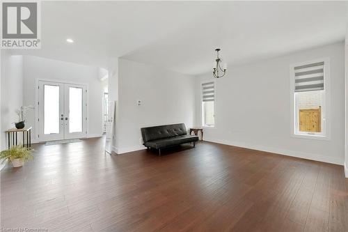 7266 Silver Creek Circle, London, ON - Indoor Photo Showing Living Room