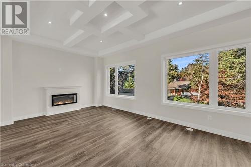 187 Wilson Street W Unit# 19, Ancaster, ON - Indoor Photo Showing Living Room With Fireplace