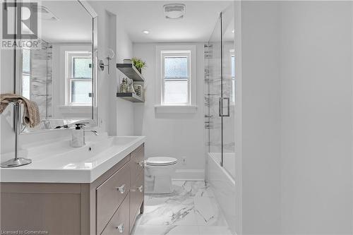 382 Lodor Street, Ancaster, ON - Indoor Photo Showing Bathroom