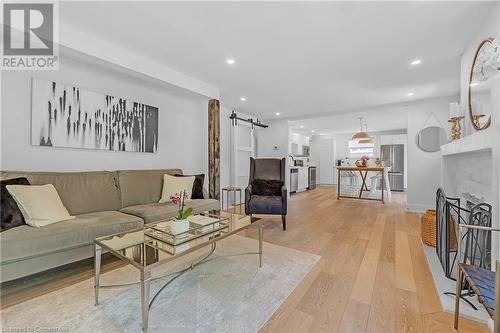 382 Lodor Street, Ancaster, ON - Indoor Photo Showing Living Room