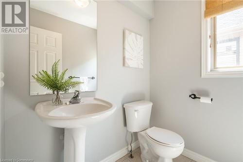 504 Geranium Lane, Burlington, ON - Indoor Photo Showing Bathroom