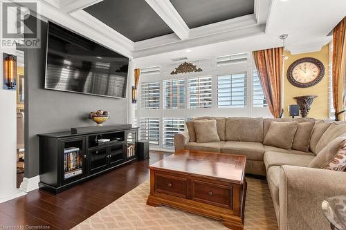 360 Pearl Street Unit# 803, Burlington, ON - Indoor Photo Showing Living Room