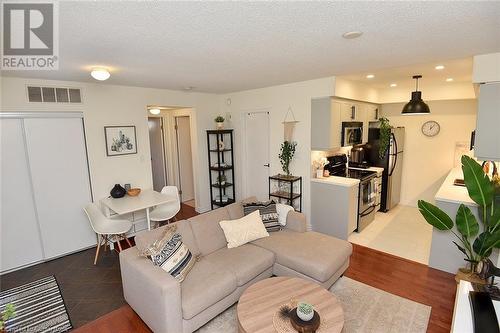 30 Western Battery Road Unit# 341, Toronto, ON - Indoor Photo Showing Living Room