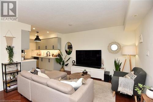 30 Western Battery Road Unit# 341, Toronto, ON - Indoor Photo Showing Living Room