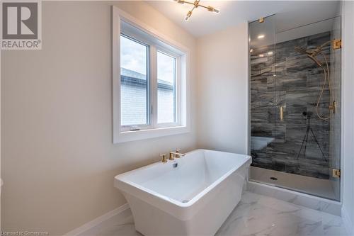 1458 Upper Sherman Avenue, Hamilton, ON - Indoor Photo Showing Bathroom