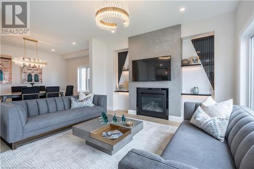 1458 Upper Sherman Avenue, Hamilton, ON - Indoor Photo Showing Living Room With Fireplace