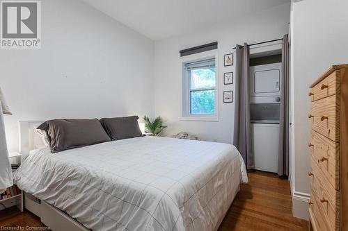 33 Homewood Avenue, Hamilton, ON - Indoor Photo Showing Bedroom