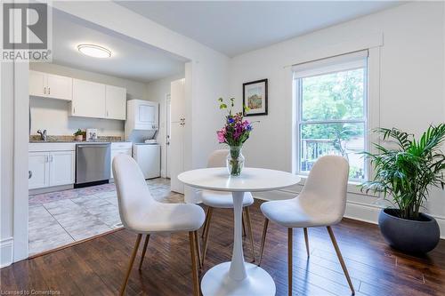 33 Homewood Avenue, Hamilton, ON - Indoor Photo Showing Dining Room