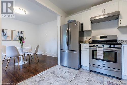 33 Homewood Avenue, Hamilton, ON - Indoor Photo Showing Kitchen