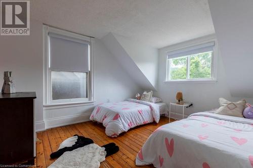 33 Homewood Avenue, Hamilton, ON - Indoor Photo Showing Bedroom