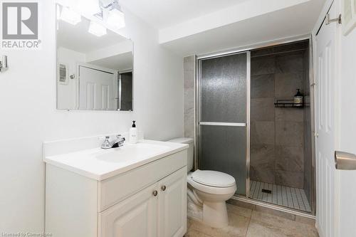 33 Homewood Avenue, Hamilton, ON - Indoor Photo Showing Bathroom