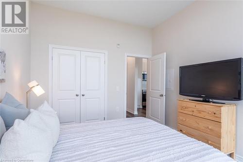 2750 King Street E Unit# 802, Hamilton, ON - Indoor Photo Showing Bedroom