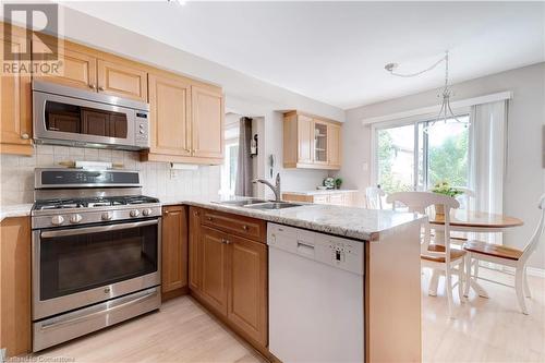 3200 Tania Crescent, Burlington, ON - Indoor Photo Showing Kitchen With Double Sink