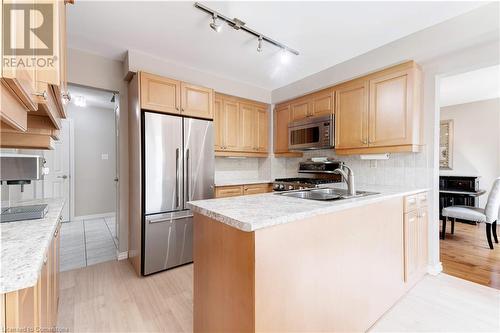 3200 Tania Crescent, Burlington, ON - Indoor Photo Showing Kitchen With Stainless Steel Kitchen With Double Sink