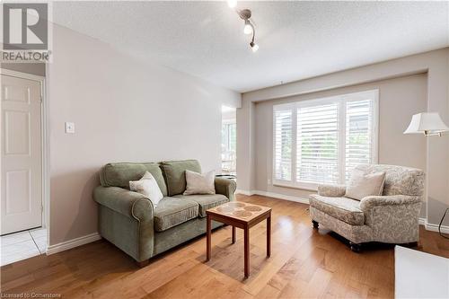 3200 Tania Crescent, Burlington, ON - Indoor Photo Showing Living Room