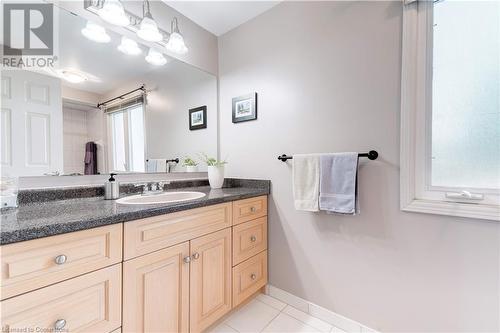 3200 Tania Crescent, Burlington, ON - Indoor Photo Showing Bathroom