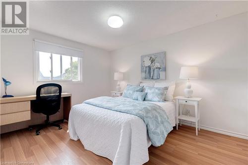 3200 Tania Crescent, Burlington, ON - Indoor Photo Showing Bedroom