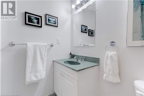 3200 Tania Crescent, Burlington, ON - Indoor Photo Showing Bathroom