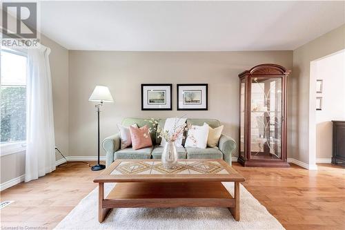 3200 Tania Crescent, Burlington, ON - Indoor Photo Showing Living Room