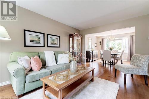 3200 Tania Crescent, Burlington, ON - Indoor Photo Showing Living Room