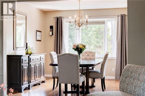 3200 Tania Crescent, Burlington, ON - Indoor Photo Showing Dining Room