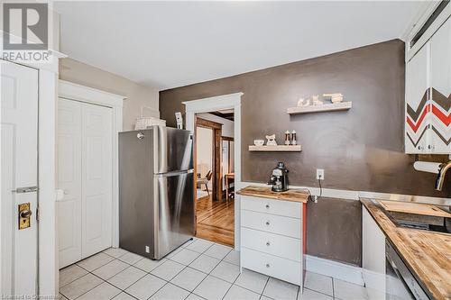 116 Park Row N, Hamilton, ON - Indoor Photo Showing Kitchen