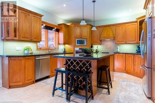 2 Donnici Drive, Hamilton, ON - Indoor Photo Showing Kitchen With Stainless Steel Kitchen