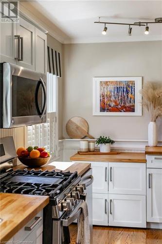 27 Collier Crescent, Hamilton, ON - Indoor Photo Showing Kitchen