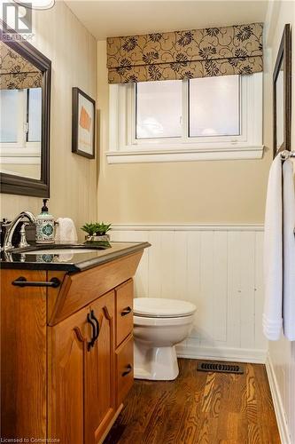 27 Collier Crescent, Hamilton, ON - Indoor Photo Showing Bathroom