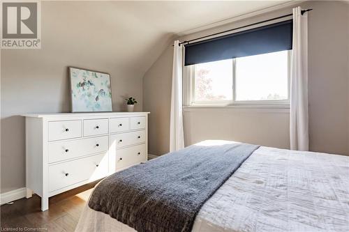 27 Collier Crescent, Hamilton, ON - Indoor Photo Showing Bedroom