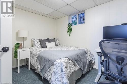 27 Collier Crescent, Hamilton, ON - Indoor Photo Showing Bedroom