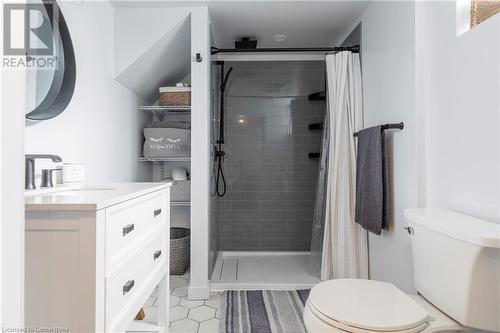 27 Collier Crescent, Hamilton, ON - Indoor Photo Showing Bathroom