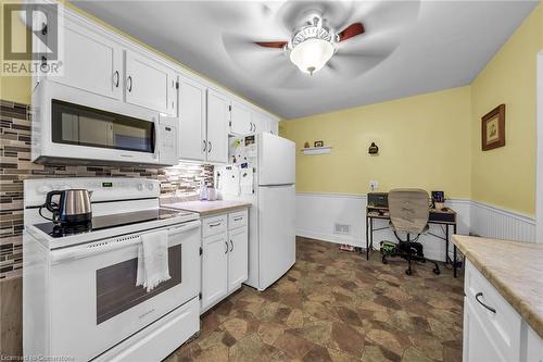 183 Pottruff Road N, Hamilton, ON - Indoor Photo Showing Kitchen