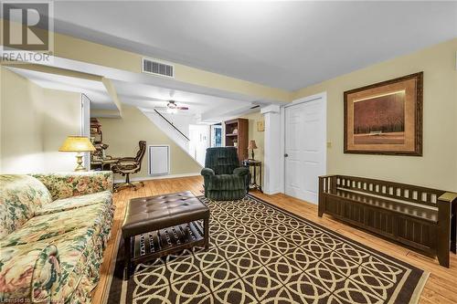 183 Pottruff Road N, Hamilton, ON - Indoor Photo Showing Living Room