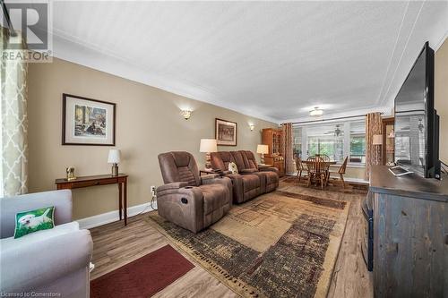 183 Pottruff Road N, Hamilton, ON - Indoor Photo Showing Living Room