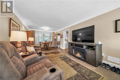 183 Pottruff Road N, Hamilton, ON - Indoor Photo Showing Living Room