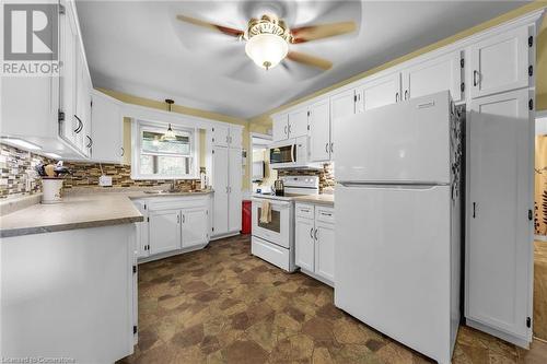 183 Pottruff Road N, Hamilton, ON - Indoor Photo Showing Kitchen