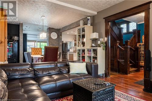 6085 Ross Street, Niagara Falls, ON - Indoor Photo Showing Living Room