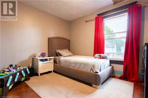 6085 Ross Street, Niagara Falls, ON - Indoor Photo Showing Bedroom