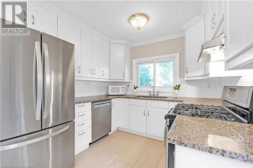 3 Palmerston Place, Hamilton, ON - Indoor Photo Showing Kitchen