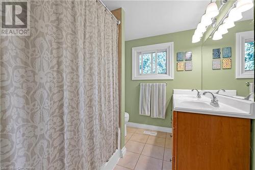 3 Palmerston Place, Hamilton, ON - Indoor Photo Showing Bathroom