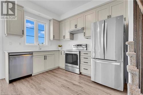 575 Woodward Avenue Unit# 29, Hamilton, ON - Indoor Photo Showing Kitchen