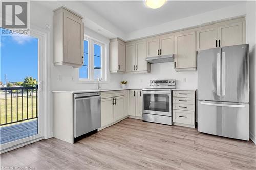 575 Woodward Avenue Unit# 29, Hamilton, ON - Indoor Photo Showing Kitchen