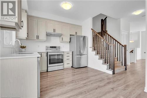 575 Woodward Avenue Unit# 29, Hamilton, ON - Indoor Photo Showing Kitchen