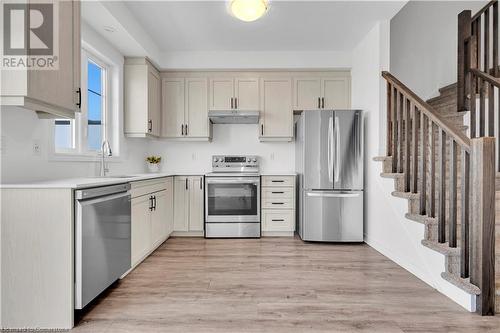 575 Woodward Avenue Unit# 29, Hamilton, ON - Indoor Photo Showing Kitchen