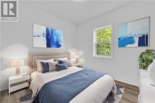 21 Weir Street S, Hamilton, ON - Indoor Photo Showing Bedroom